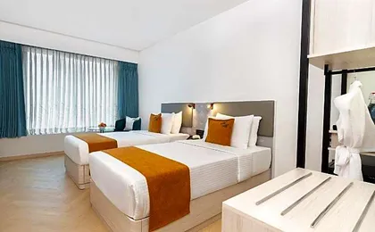 Kohinoor Continental, Near International Airport