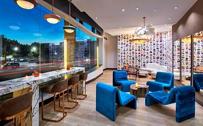 Elan Hotel