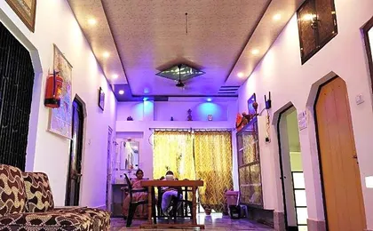 Khushi Paying Guest House