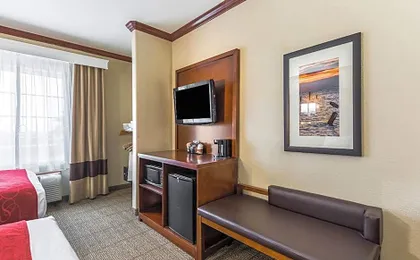 Comfort Suites Galveston Cruise Port Area - Beachside
