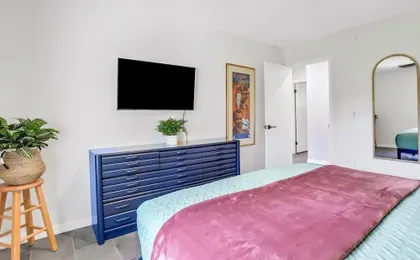 Renovated Home With Private Pool, Patio, Outdoor Fireplace, & Grill