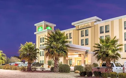 La Quinta Inn & Suites by Wyndham Carlsbad