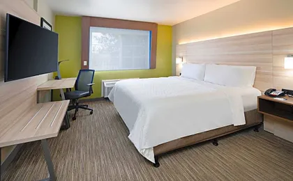 Holiday Inn Express & Suites Watsonville By IHG