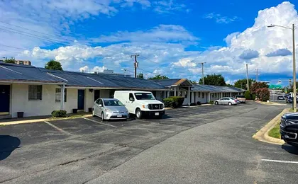 Travelers Motel