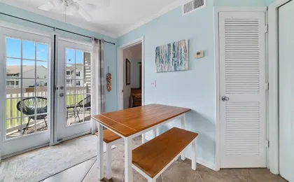 Updated, Ground Floor Unit w/ Pool & Gym, Sleeps 6