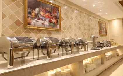 Vienna Hotel (Chongqing Jiefangbei Hongyadong Branch)