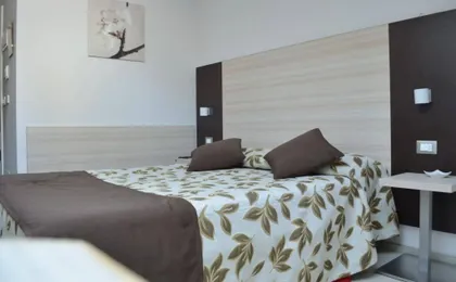 Hotel Holiday
