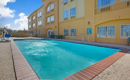 La Quinta Inn & Suites by Wyndham Pearland - Houston South