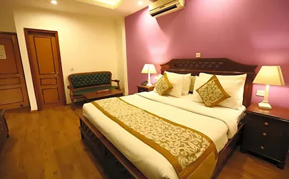Hotel Ambica Palace AIIMS New Delhi - Couple Friendly Local ID Accepted
