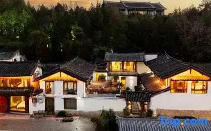 Halfway up the mountain, it's mine; the mountain retreats into seclusion