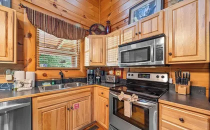 Moonlight And Memories - Two Bedroom Cabin