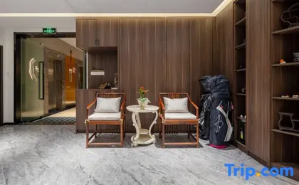 Ouyuan Apartment (Shanghai Hongqiao Airport Longxi Road Subway Station)
