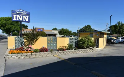 Apex Inn