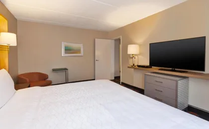 Holiday Inn Westbury - Long Island