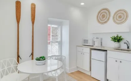 931 Beach Guest House