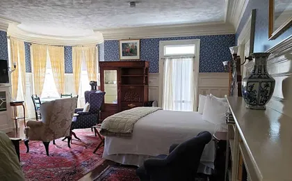 Moseley Cottage Inn and The Town Motel