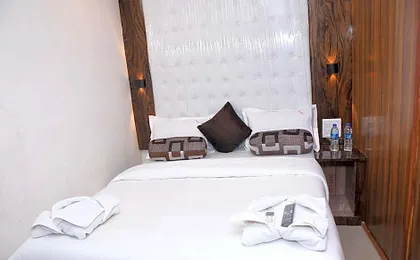 Airport Cabin Stay
