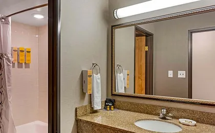 Best Western Plus Landmark Inn