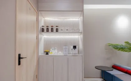 Homeinn · neo (Shanghai Tongji University Youdian Xincun Subway Station)