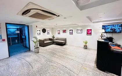 Qotel Comfort Golden Saffron Punjabi Bagh