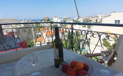 Sea View,Big And Comfortable Appartment in Voula