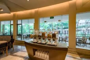 Palace Hotels (Chongqing Nanbin Road Holy Land Hot Spring Branch) 朗丽兹酒店（重庆南滨路圣地温泉店）