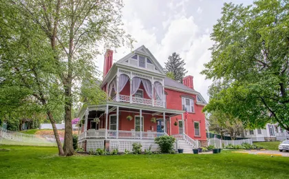 Hatch House Bed & Breakfast