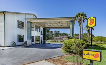 Super 8 by Wyndham Kinder/Coushatta near Casino
