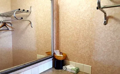 Atrium Inn & Suites