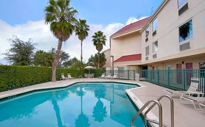 Red Roof PLUS+ West Palm Beach