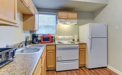 < 1 Mi to Pleasure Pier: Unit in Galveston!
