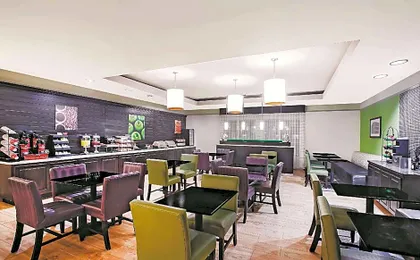 La Quinta Inn & Suites by Wyndham Beaumont West