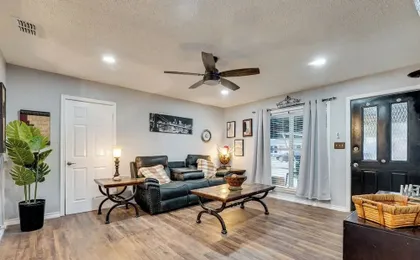 Near Wineries & Guadalupe River! Stylish Home