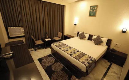 Hotel Aashish