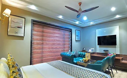 The Oak Plaza New Delhi