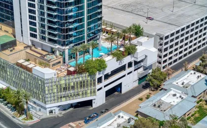 Stunning High-floor Strip Views Balcony 35309