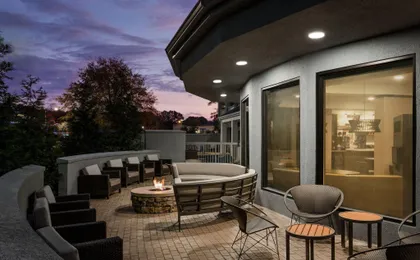 Courtyard Tupelo