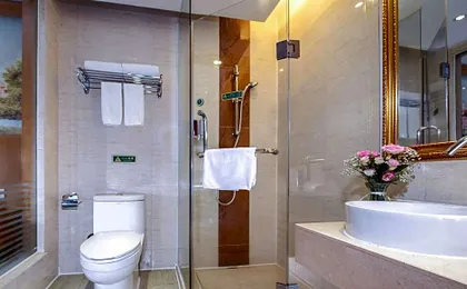 Vienna Hotel Shenzhen Lo Wu Control Point