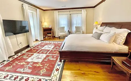 Dartmouth House Inn
