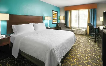 Holiday Inn Express Hotel and Suites DFW-Grapevine By IHG