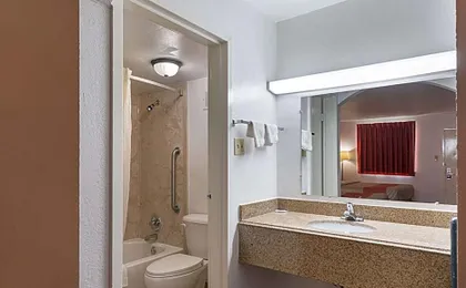 Motel 6 San Antonio, TX - I-10 West