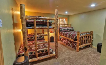 Black Bear Lodge Holiday Home 4