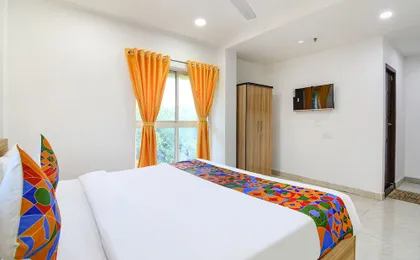 FabHotel Grand Hazra Inn - Nr. Ballygunge Station