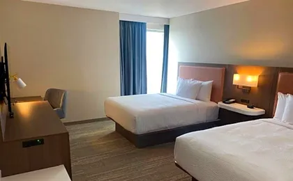 La Quinta Inn & Suites by Wyndham Jamaica NYC/JFK AirTrain