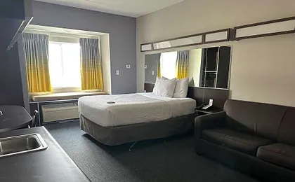 Microtel Inn & Suites by Wyndham Quincy Downtown/River Area