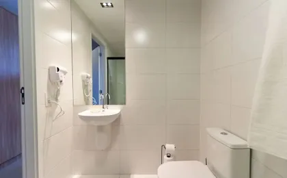 Studio com Varanda a 650m do Metr - Vila Mariana