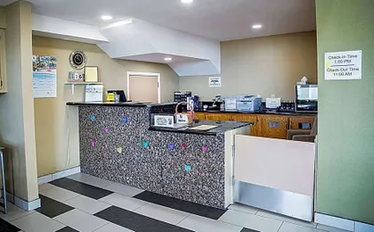 Super 8 by Wyndham Holbrook
