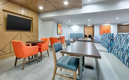 Holiday Inn Express & Suites Dallas Park Central Northeast by IHG