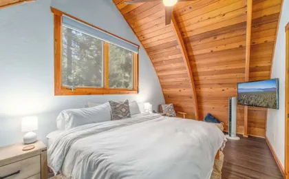 The Canoe Cabin