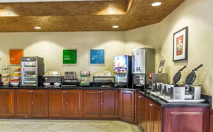 Comfort Inn & Suites Henderson - Las Vegas